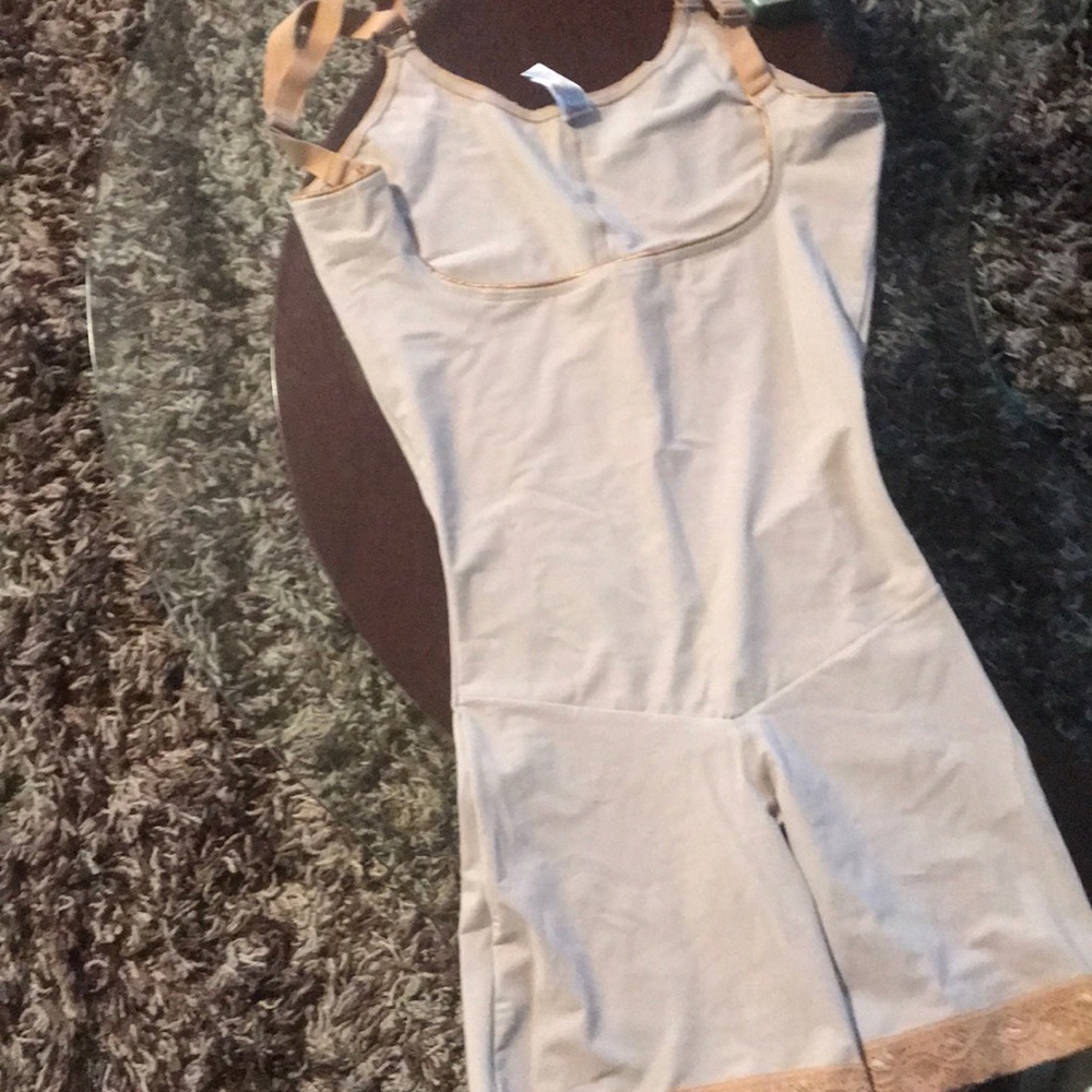 short firm compression girdle